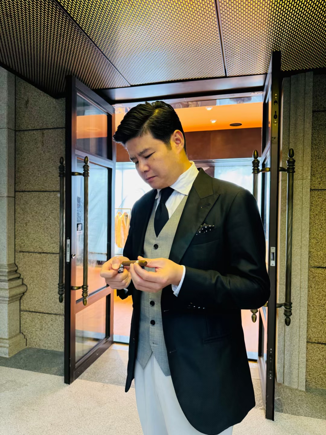 镇江西服定制